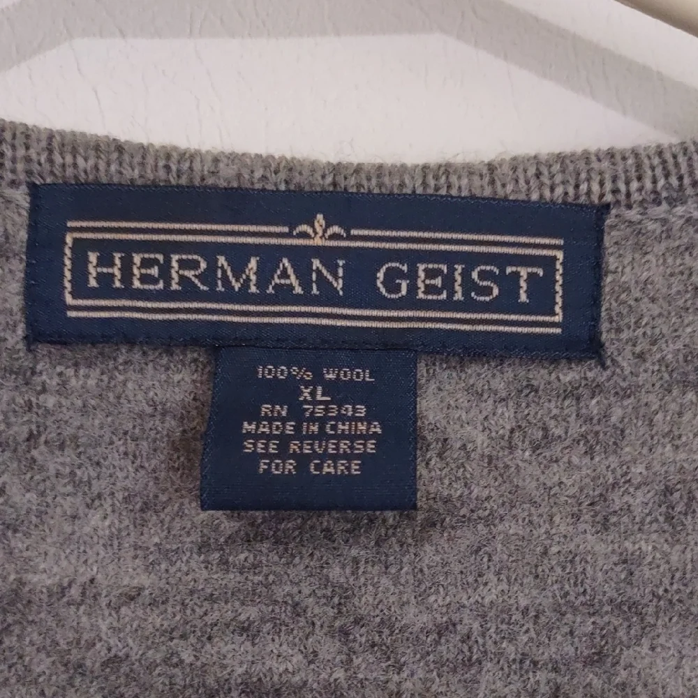 Coldwater Creek Gray V-Neck Sweater - Picture 2 of 6